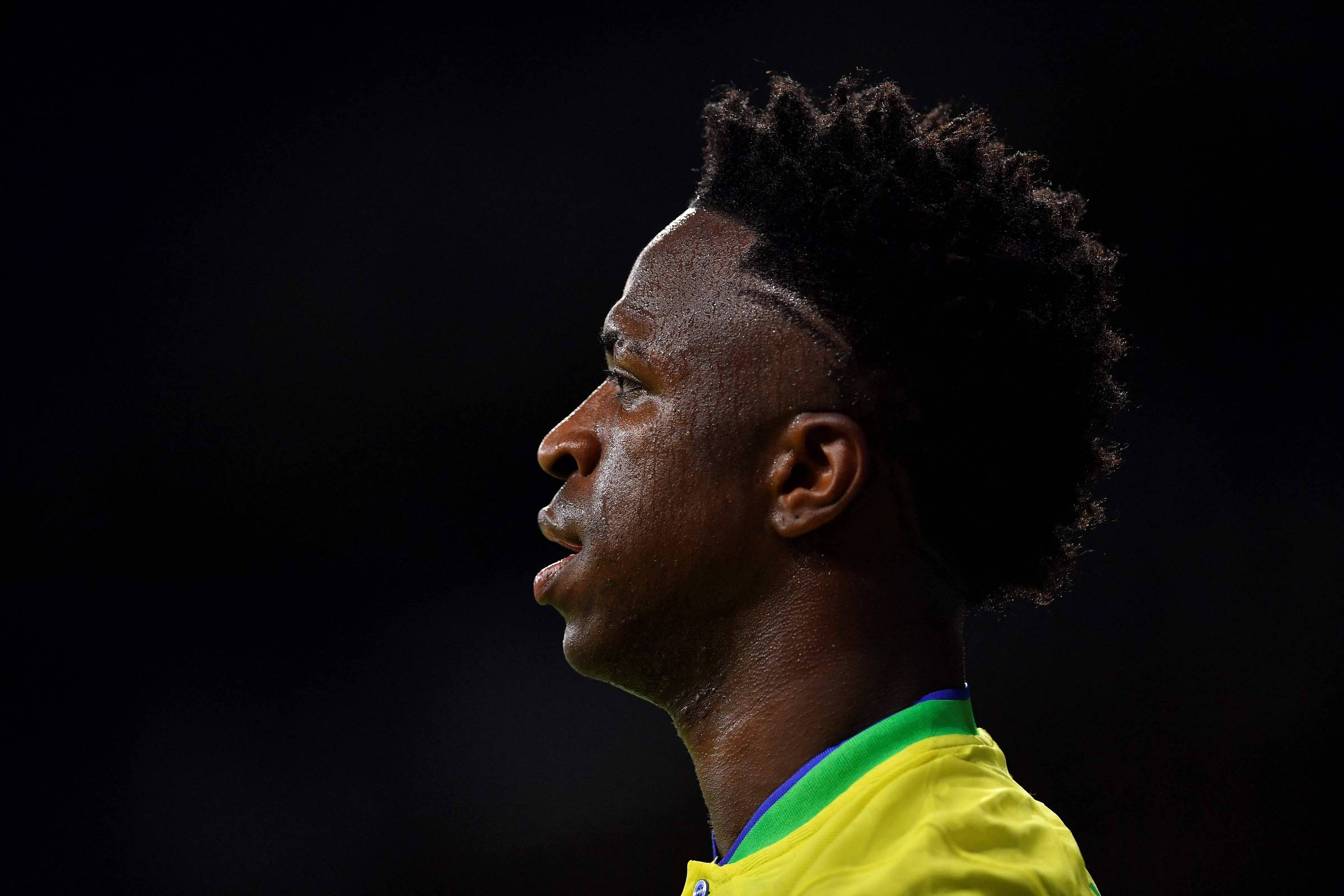 Vinicius Junior e André Mendonça são indicados para receber medalha da Câmara