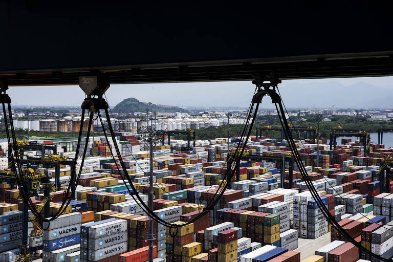 Governo Lula anuncia redução de até 95% em tarifas nos portos do Rio e de Santos