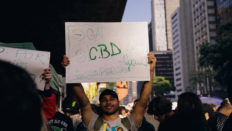 Manifestantes da Marcha da Maconha de São Paulo protestavam pela democratização do acesso ao canabidiol para fins medicinais, que consideram elitista