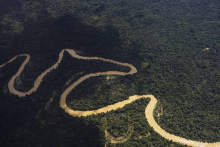 Vista aérea do rio Mucajaí barrento em Boa Vista (RR)