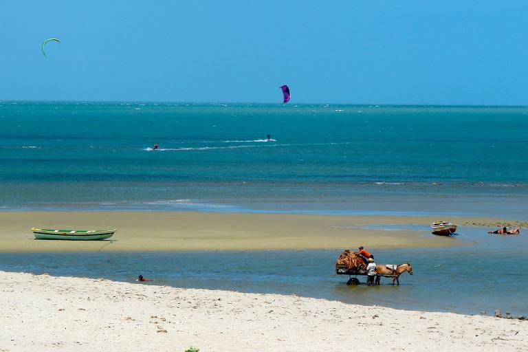 Praia de Barra Grande, no litoral do Piauí, faz parte da Rota das Emoções, roteiro turístico que passa por pontos de kitesurf  no Ceará, Piauí e Maranhão