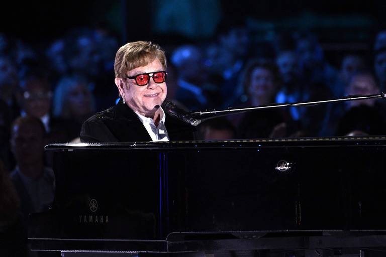 Elton John alerta sobre 'maré crescente de raiva e homofobia' nos Estados Unidos