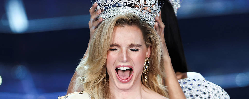 Holandesa Solange Dekker recebe a coroa de Miss International Queen 2023