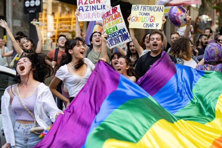 Sociedade civil resiste a repressão anti-LGBTQIA+ na Turquia, apesar de Erdogan