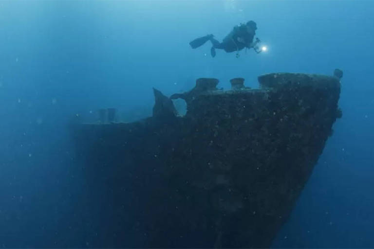 Destroços do navio Thistlegorm, no Mar Vermelho, Egito