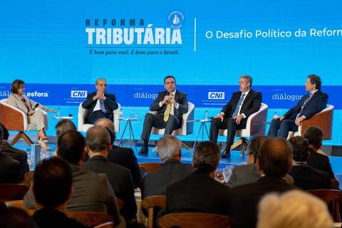 Vera Magalhães (mediadora), Robson Braga, Rodrigo Pacheco, Arthur Lira e o ministro Fernando Haddad, no seminário