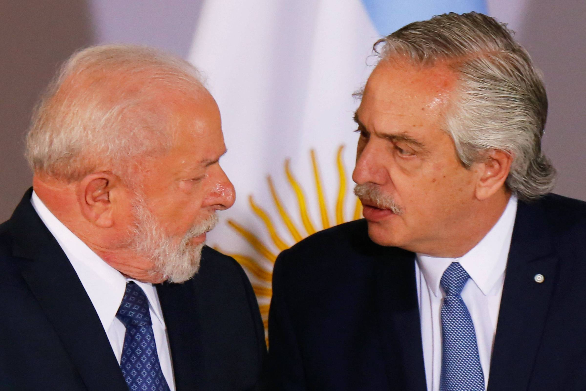 Presidente recebeu chefe do Executivo argentino pela quarta vez em Brasília nesta segunda-feira (26)