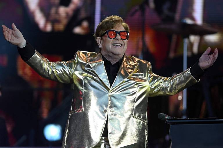 Como foi o último show de Elton John, em festival em Glastonbury, na Inglaterra