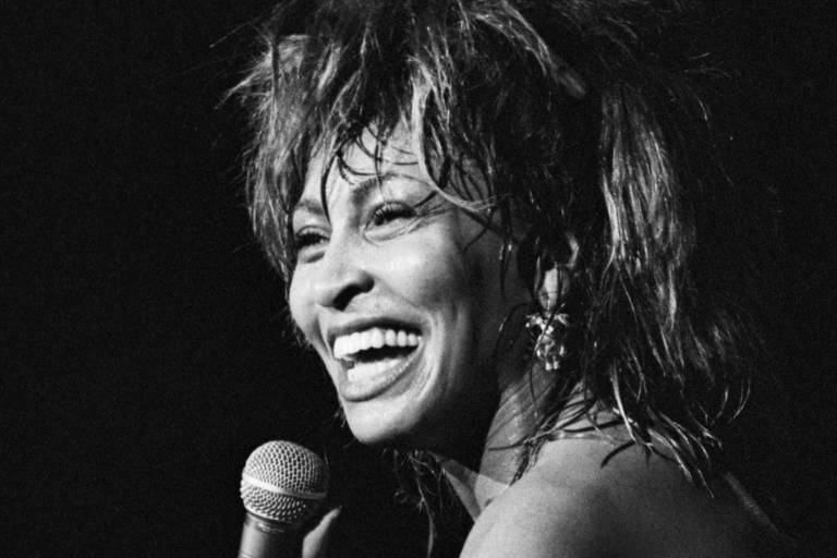 Tina Turner no palco do The Ritz, em Nova York, em agosto de 1984. Foto faz parte da exposição da cantora no MIS, em SP