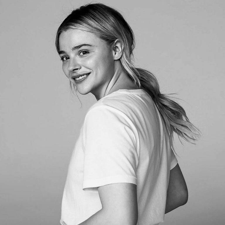 Chloë Grace Moretz posta foto com a namorada - 27/06/2023 - Celebridades -  F5