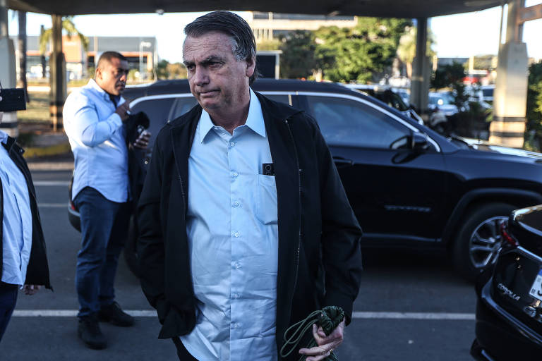 Defesa de Bolsonaro ignora TCU para tentar afastar crime de peculato nas joias