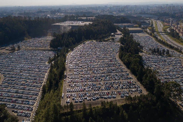  Imagem aérea do pátio da montadora Volkswagen no ABC Paulista