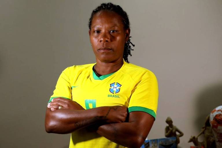 Jogadoras que atuam no futebol brasileiro ganham mais espaço na