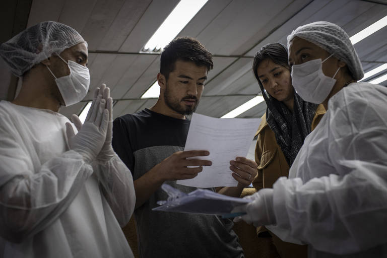 Vacinas, como a de Covid, foram aplicadas, e remédios foram distribuídos
