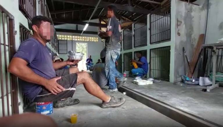 Em obra da Prefeitura de Joinville, trabalhadores almoçavam em canil, segundo sindicato