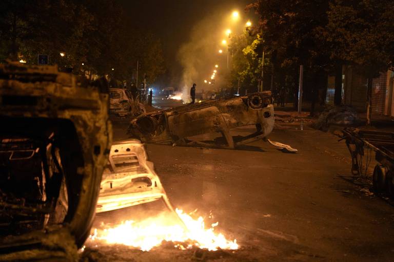 Protestos na França geram violência após polícia matar adolescente 