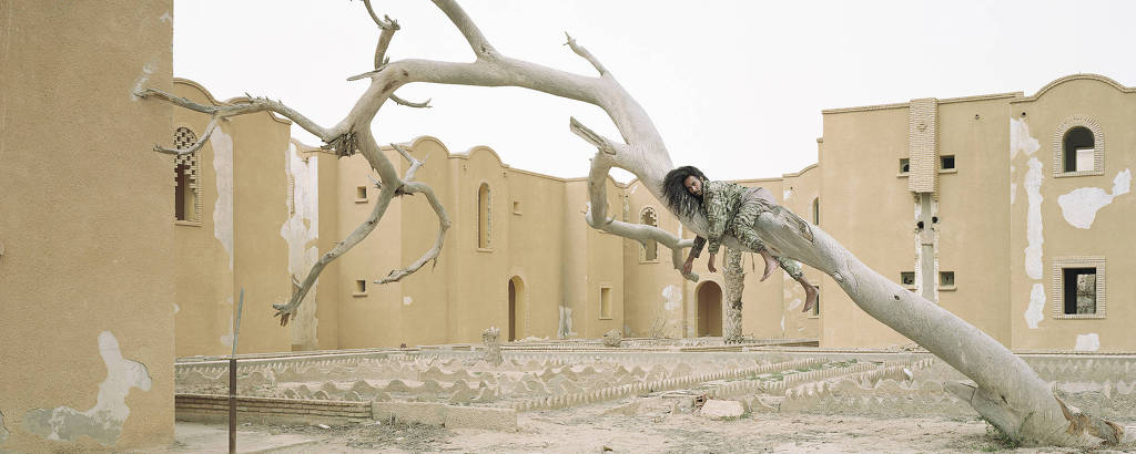 Ex-combatente da guerra civil em fotografia feita na Líbia, parte do trabalho 