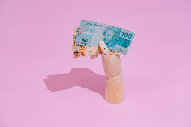 Férias proporcionais são pagas quando o trabalhador não completou 12 meses de trabalho para a retirada de 30 dias de férias; o valor do salário é dividido por 12 e multiplicado pelo número de meses trabalhados. Para considerar o mês trabalhado, é preciso ao menos 15 dias