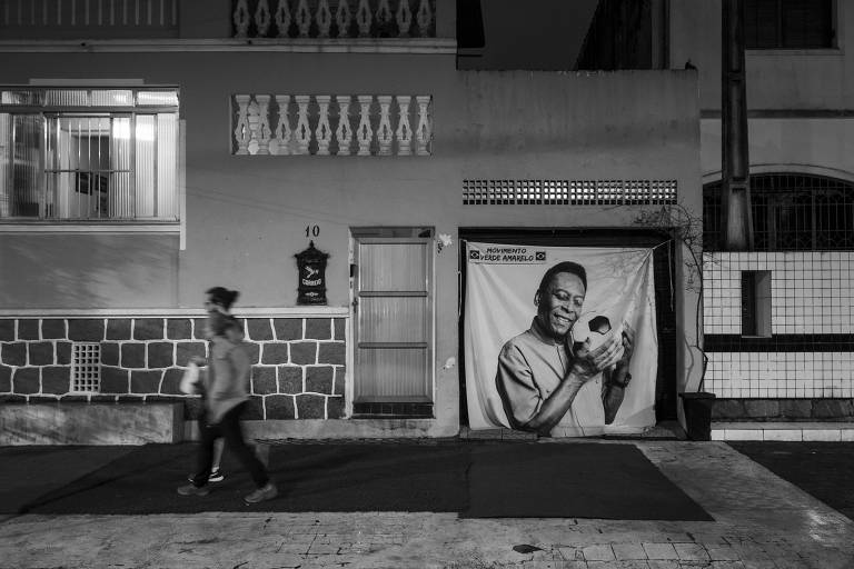 Imagem de Pelé nos arredores da Vila Belmiro