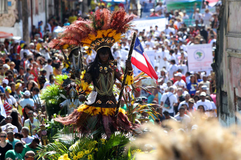 Cortejo exalta caboclos e celebra caráter popular nos 200 anos da Independência na Bahia
