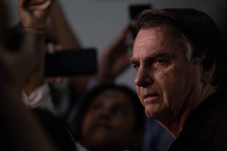 Aliados de Bolsonaro veem inelegibilidade como holofote e decisão do TSE como tiro no pé