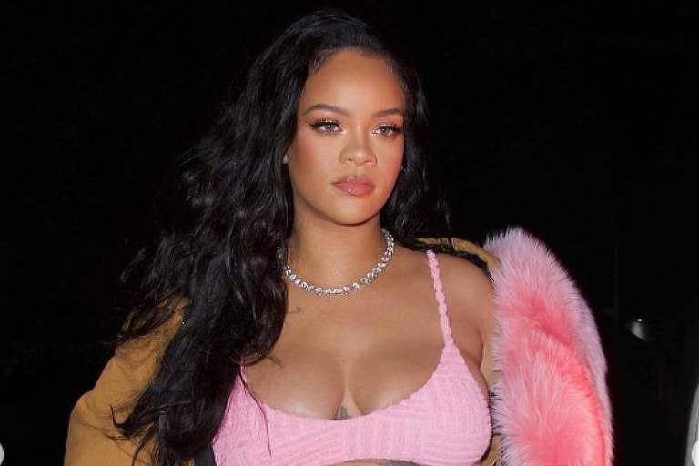 Rihanna é a primeira artista feminina a ter dez músicas ultrapassando 1 bilhão de plays no Spotify