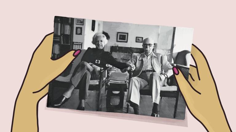 A ilustração desenvolve-se sobre um fundo rosa claro. Ao centro uma foto em preto e branco na qual estão um casal de idosos. Duas mãos em tons de ocre e unhas rosas seguram a foto pelas laterais externas. 