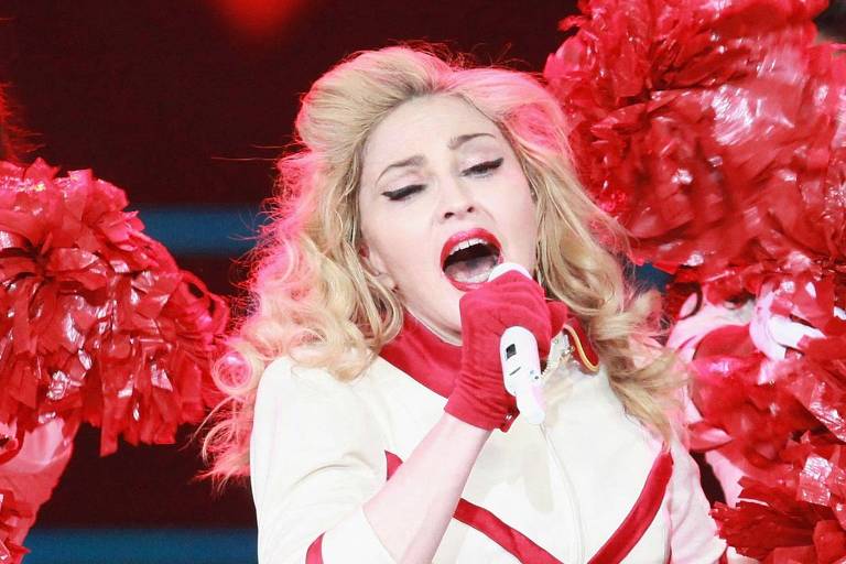 Madonna protestou contra o adiamento de turnê por causa de internação na UTI