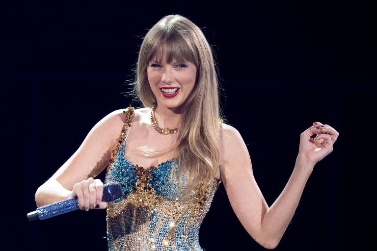 A cantora Taylor Swift no palco de um dos shows da 'Eras Tour', em março deste ano