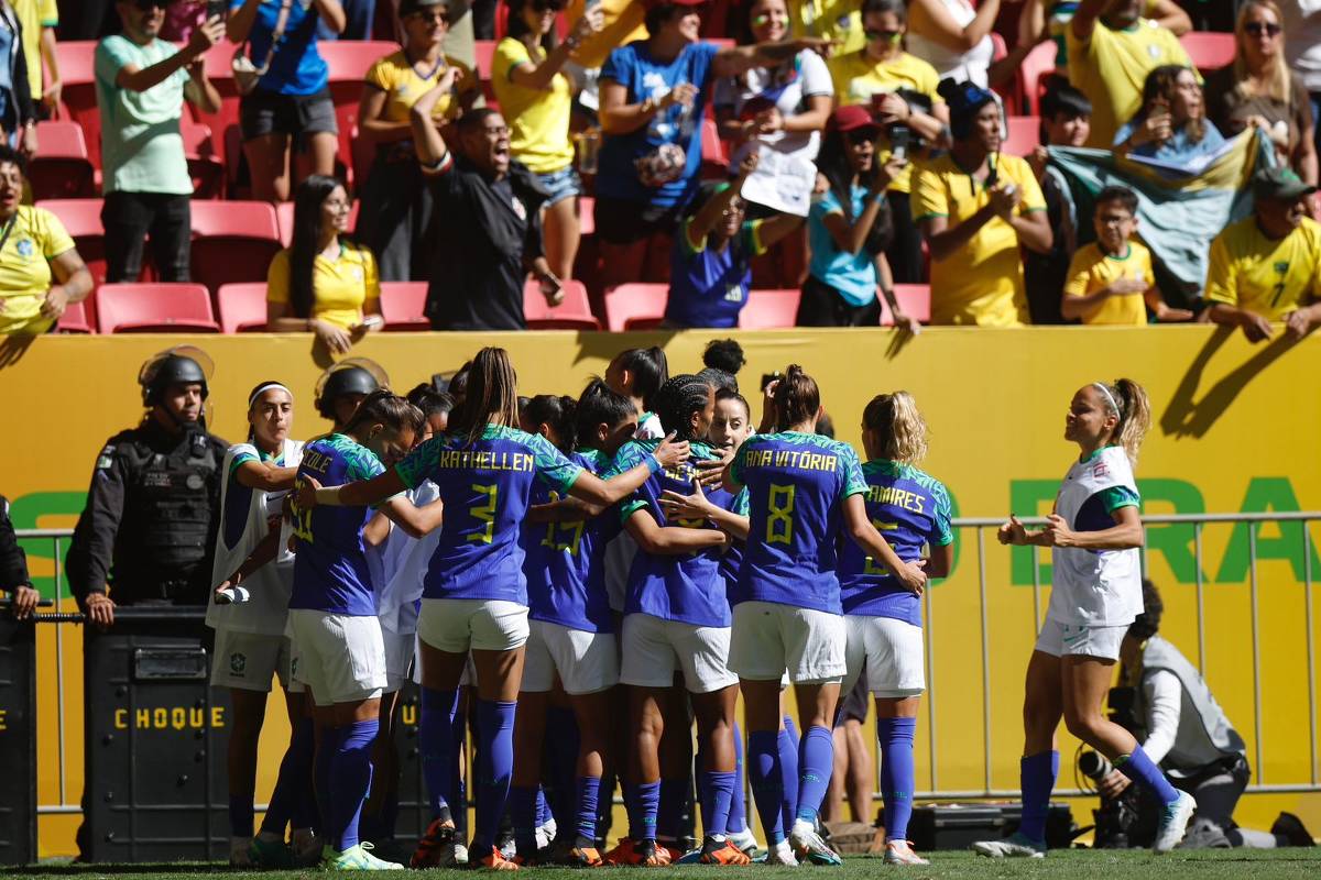 Brasil goleia Chile e parte rumo à Copa do Mundo feminina - 02/07