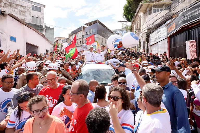 Lula participa de cortejo no 2 de Julho na Bahia
