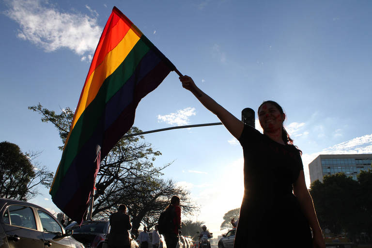 Senado cria comissão de juristas para atualizar Código Civil e debater casamento homoafetivo