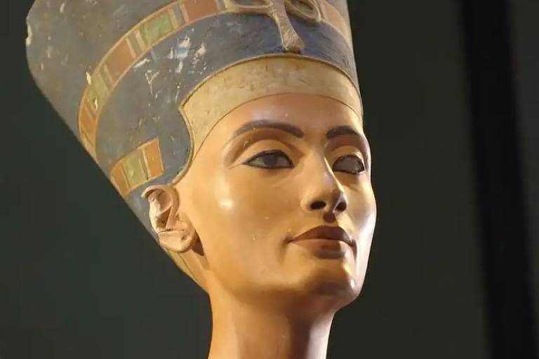 Nefertiti viveu no Egito antigo há cerca de 3.500 anos