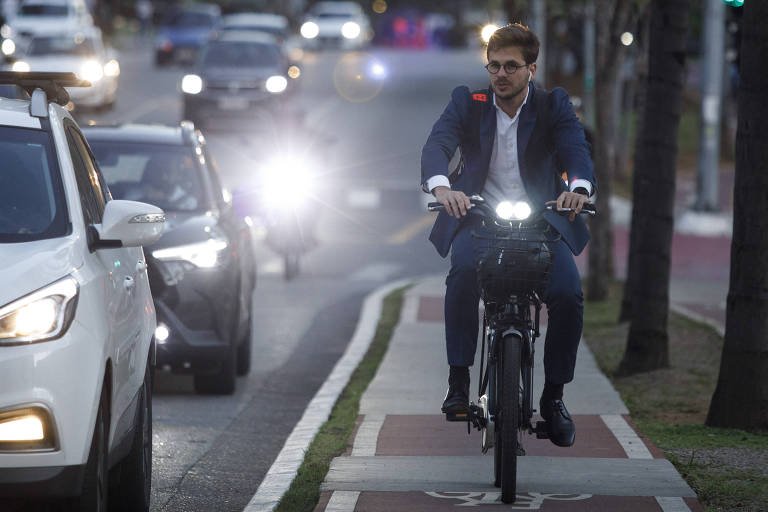 Resolução que permite bicicletas elétricas 80% mais velozes gera debate sobre segurança