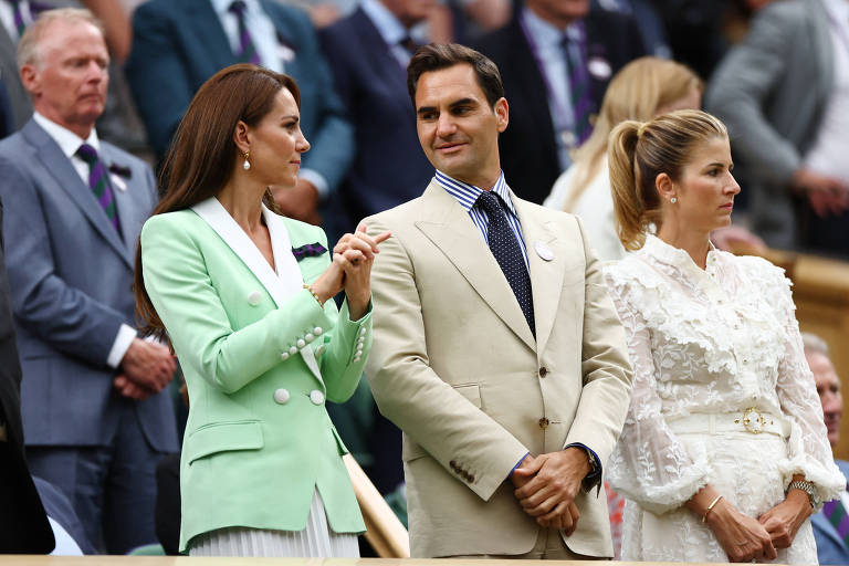 Kate Middleton se anima com homenagem a Roger Federer, enquanto a mulher do ex-tenista fecha a cara