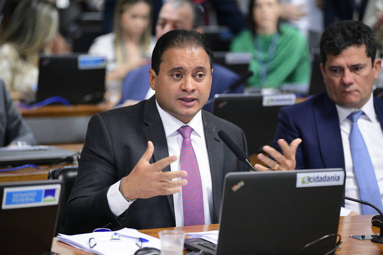 Senador Weverton Rocha (PDT-MA) durante reunião da Comissão de Assuntos Econômicos sobre o Marco das Garantias