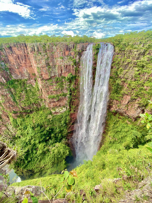 Cachoeira do Jatobá, no cânion homônimo, o principal atrativo do Parque Estadual da Serra de Ricardo Franco, em Mato Grosso