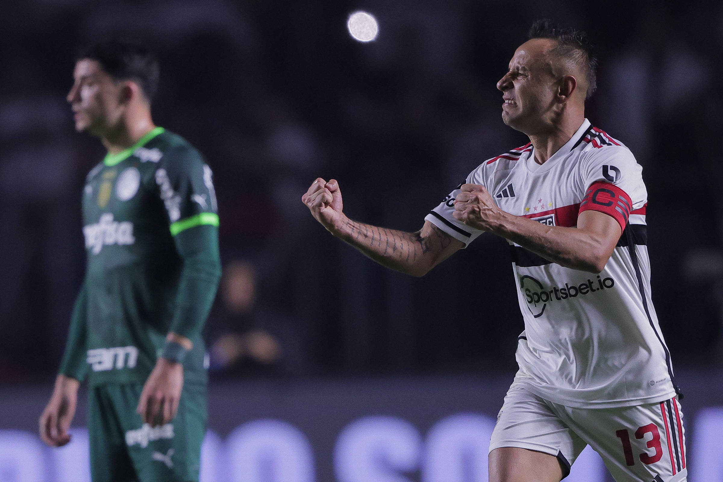 São Paulo takes the lead against Palmeiras in the dispute for a place in the semifinal of the Copa do Brasil