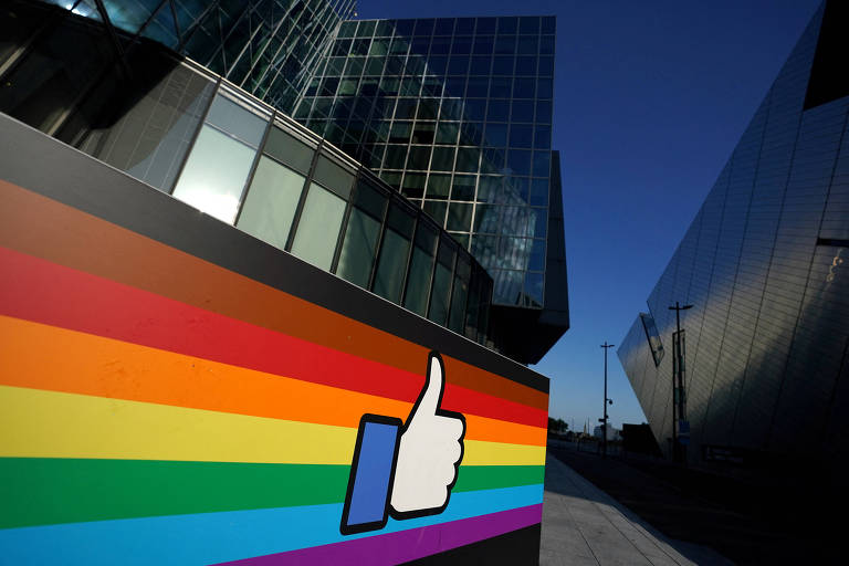 Extrema direita domina debate sobre trans no Facebook, diz estudo