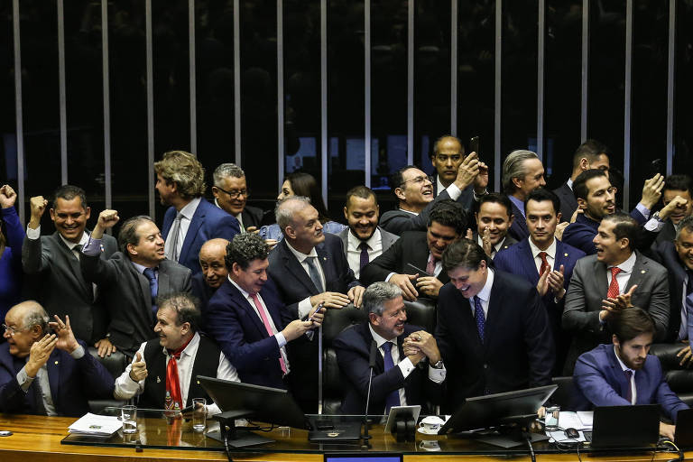Deputados durante votação em 1º turno da reforma tributaria na Câmara