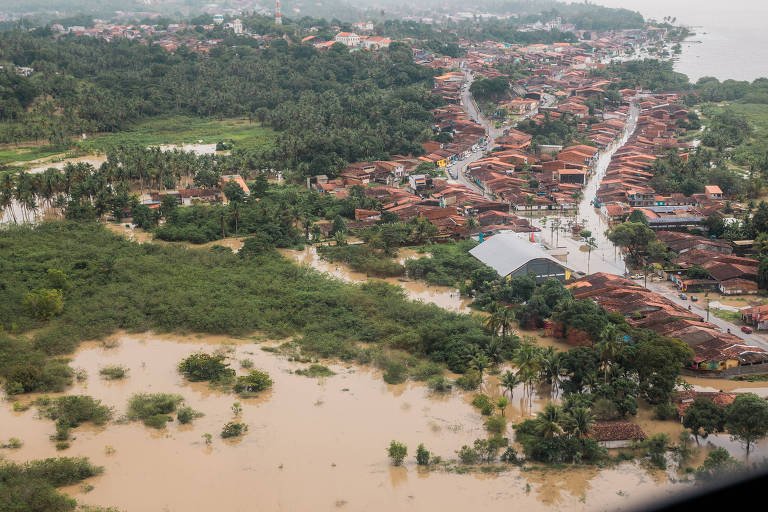 Chuvas deixam 27 mil pessoas fora de casa em Pernambuco e Alagoas