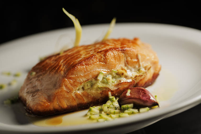 Folha convida chefs a preparar e avaliar diferentes tipos de salmão, o peixe favorito dos paulistanos