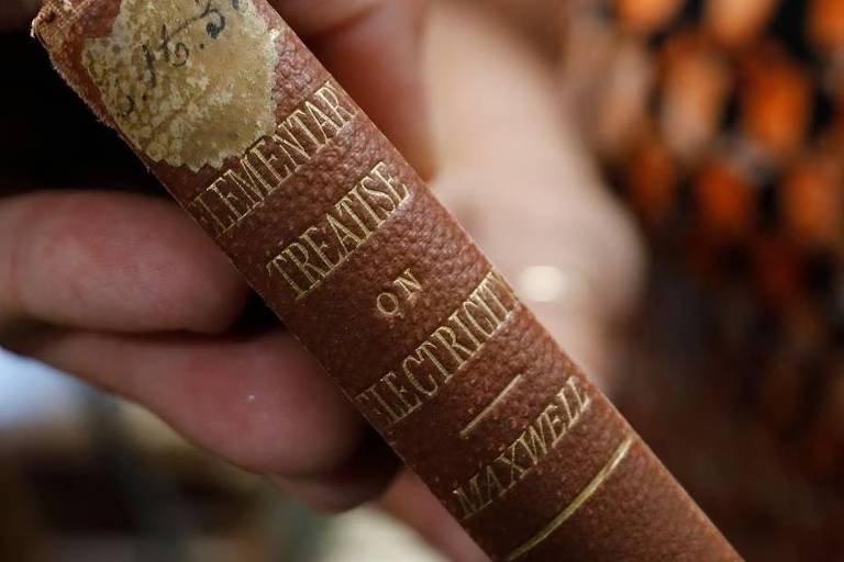 Livro é devolvido quase 120 anos depois à biblioteca nos EUA