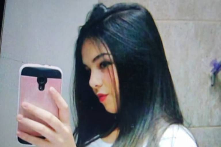 Débora Almeida Monteiro morreu carbonizada em casa na Vila Maria, bairro da zona norte de São Paulo; namorado de 21 anos é acusado pelo crime e foi preso temporariamente 