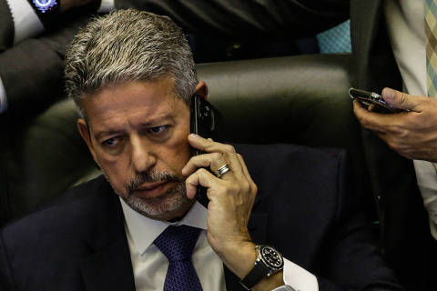 Câmara esconde lista de deputados que assinaram pedido de impeachment contra Lula