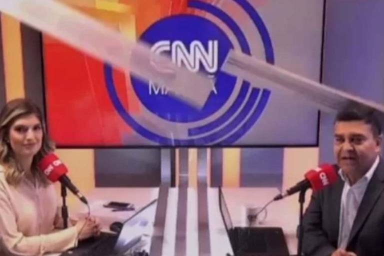 Vigas do cenário caem em programa ao vivo da CNN Brasil