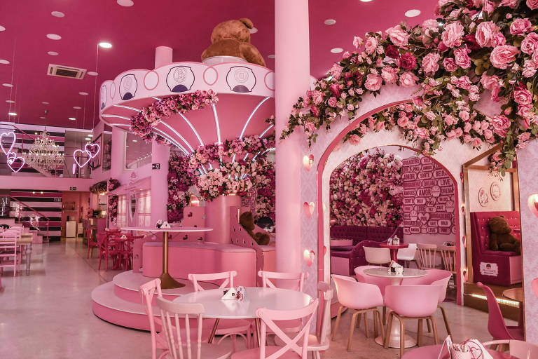 Inspirada em 'Barbie', doceria Pikurrucha's, em SP, anuncia doces e drinques cor-de-rosa