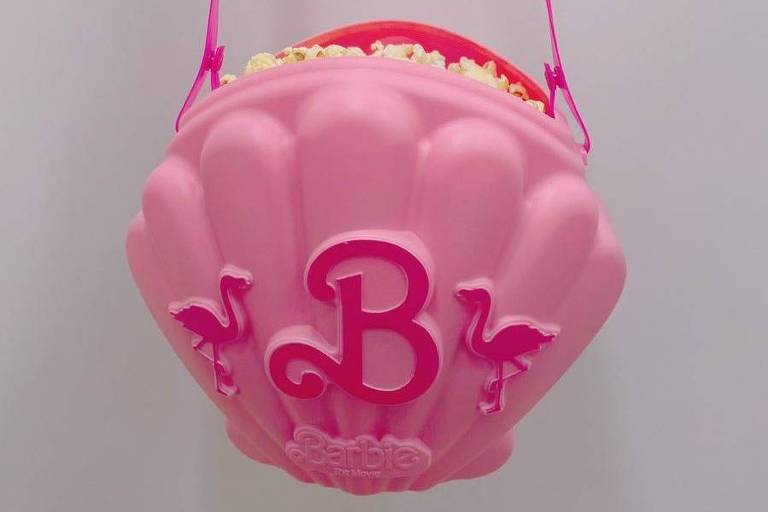 Balde de pipoca, que também é bolsa, vendido pelo Cine Marquise para o filme 'Barbie'