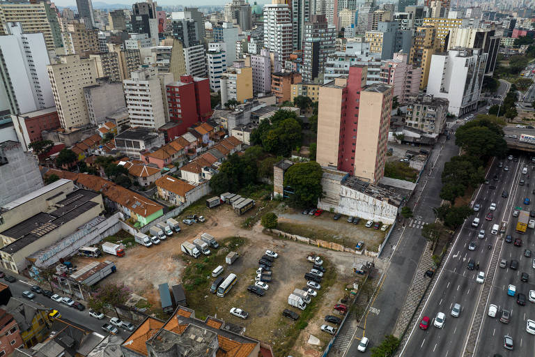 Imagem aérea do terreno de Silvio Santos que fica em volta do Teatro Oficina