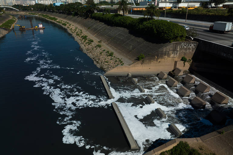 Mesmo com melhoria da qualidade da água em trechos, mancha de poluição no  Tietê quase dobra